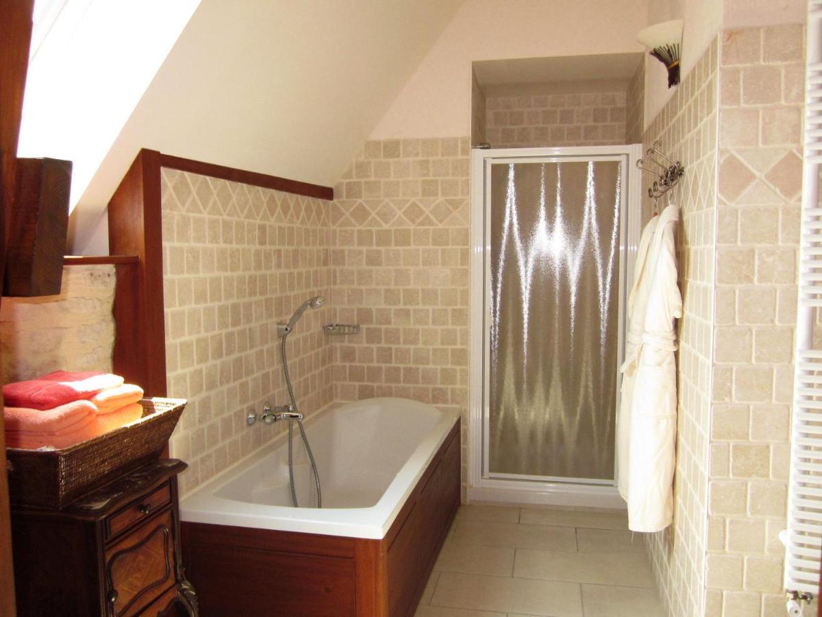 Hotel Le Manoir De Mathan Crepon A La Campagne 5 Mn D'Arromanches Et 10 Mn De Bayeux מראה חיצוני תמונה