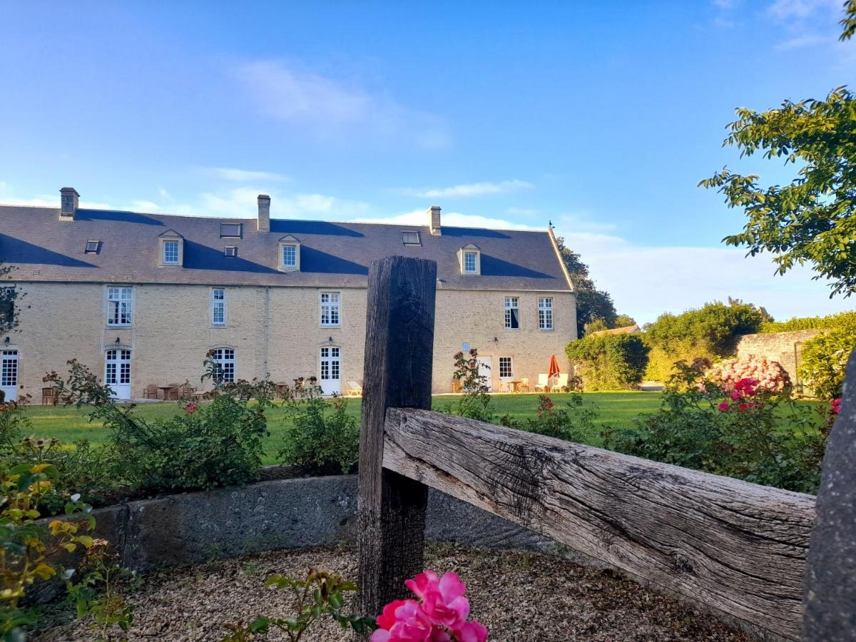 Hotel Le Manoir De Mathan Crepon A La Campagne 5 Mn D'Arromanches Et 10 Mn De Bayeux מראה חיצוני תמונה