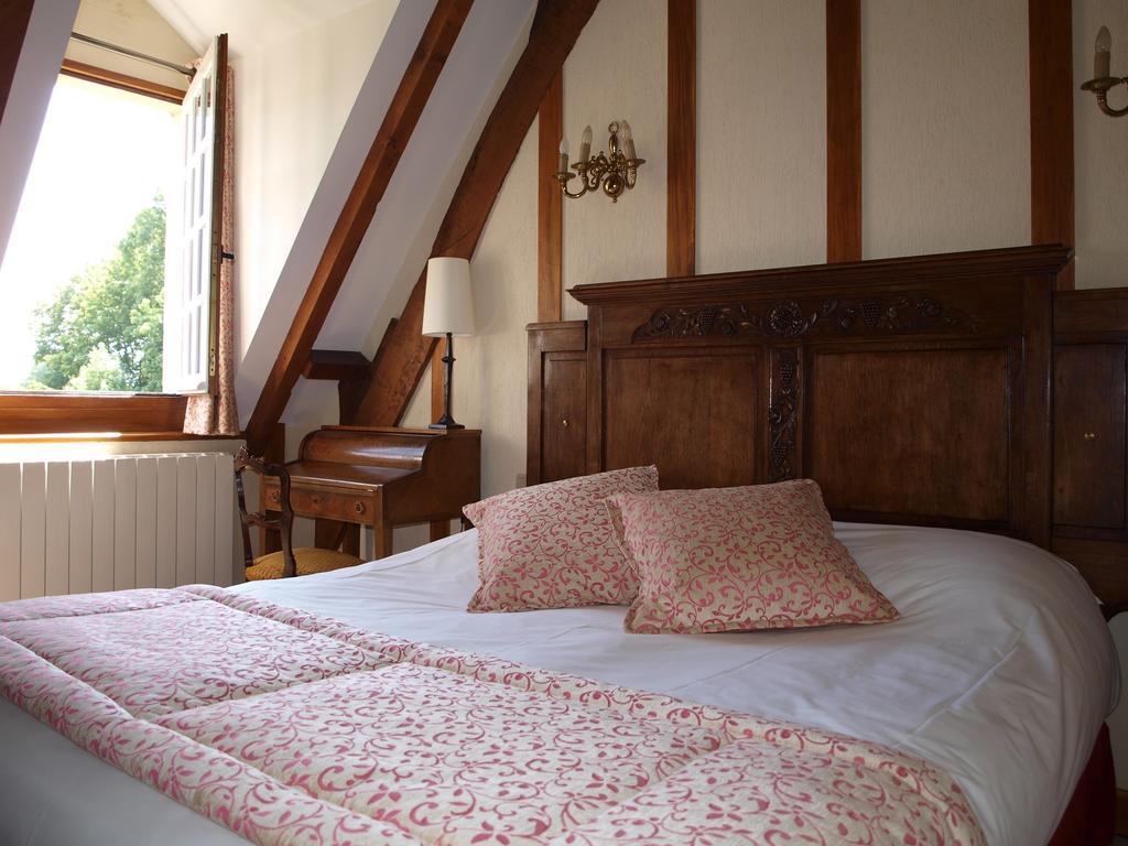 Hotel Le Manoir De Mathan Crepon A La Campagne 5 Mn D'Arromanches Et 10 Mn De Bayeux חדר תמונה